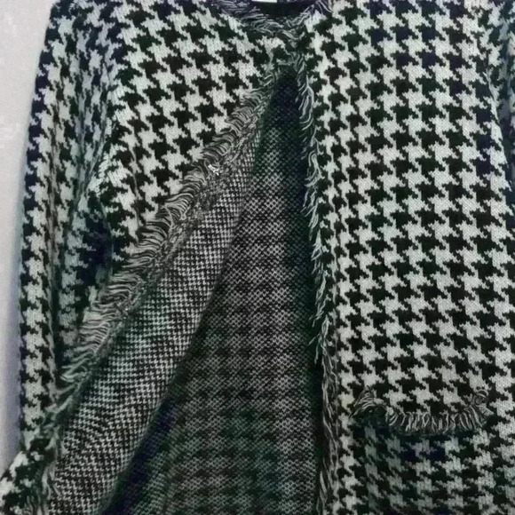 Worthington L, black & white acrylic sweater houndstooth heavy knit granny core - Picture 3 of 11